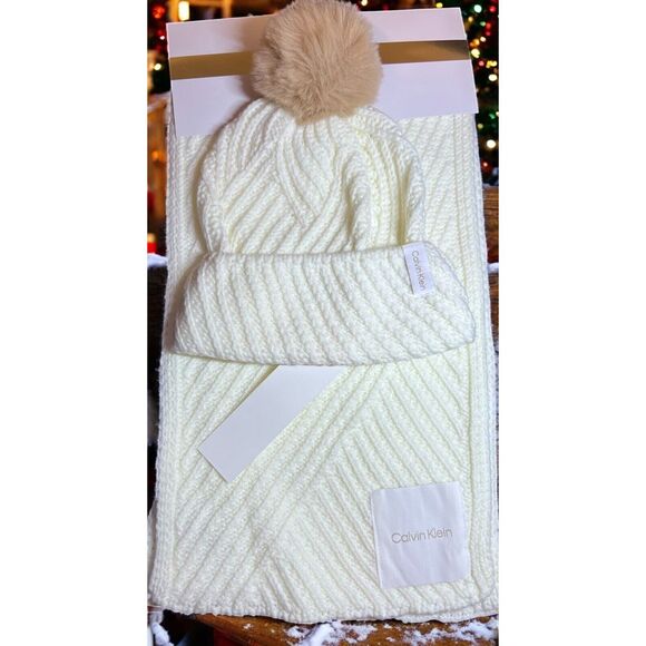 Calvin Klein Scarf and Pom Beanie Set Cream Neutral Colors FAST SHIPPING! - Picture 1 of 5